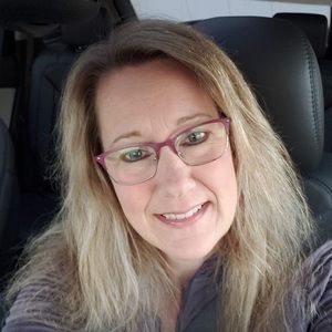 Meet your Posher, Stacy